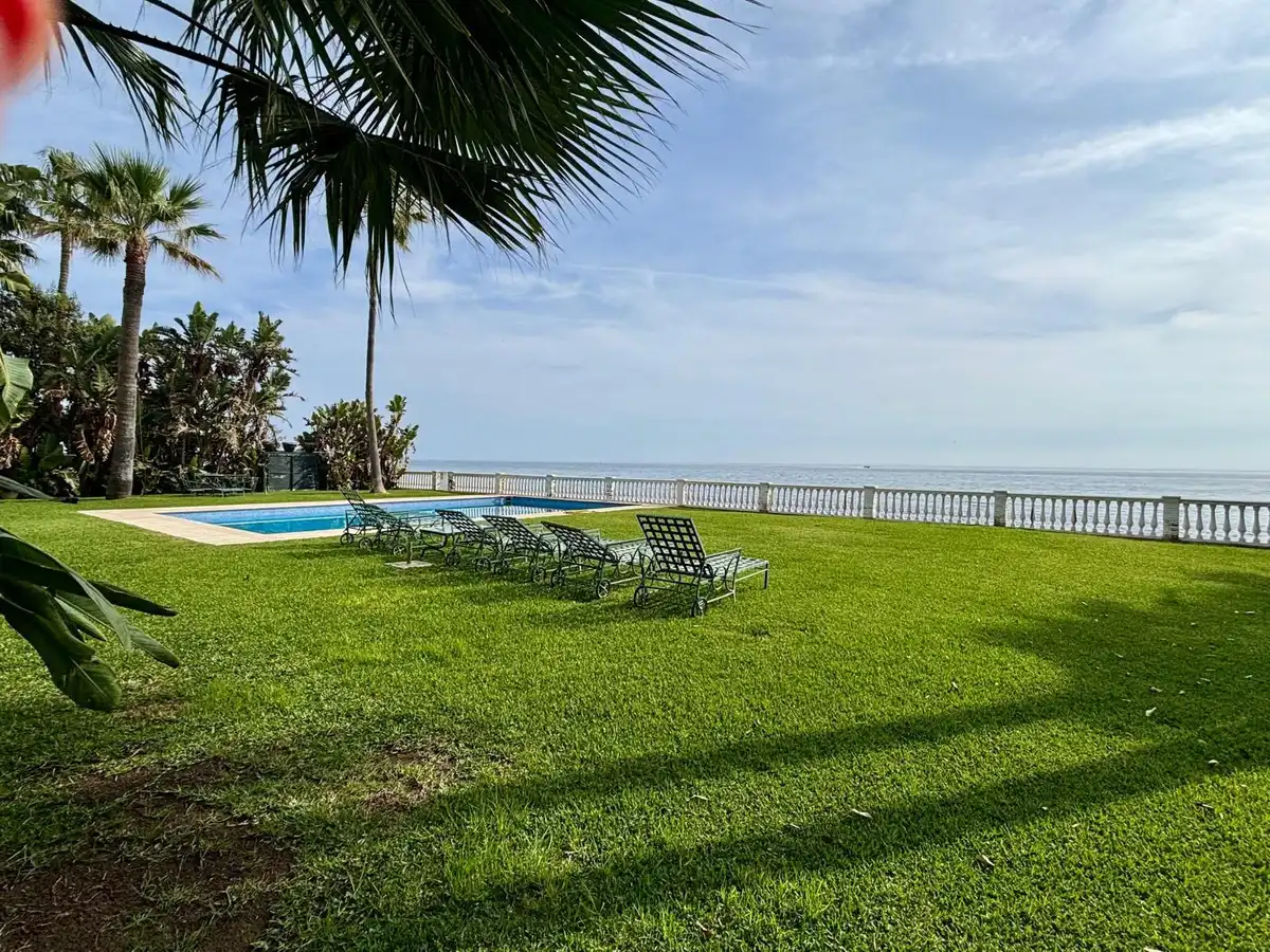 Pis de 984 m² a Estepona