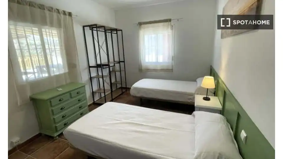 Habitación 1150 m², Casabermeja