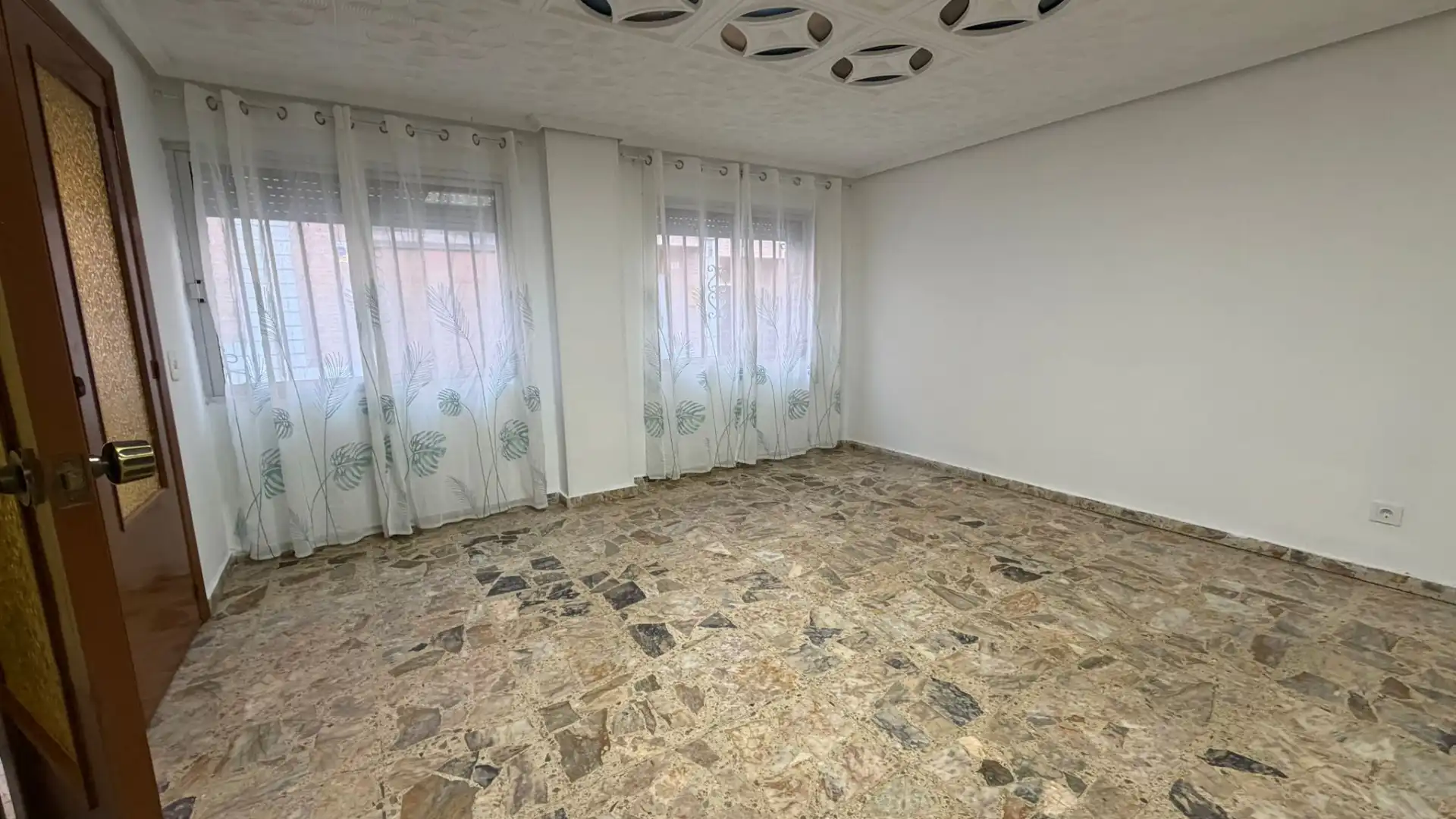 Casa de 136 m² en Alpartir