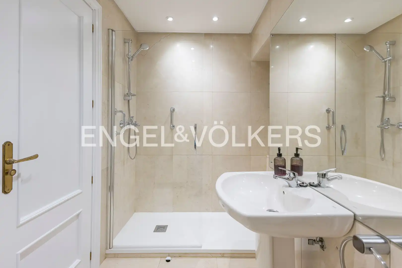Wohnung 191 m² in Madrid