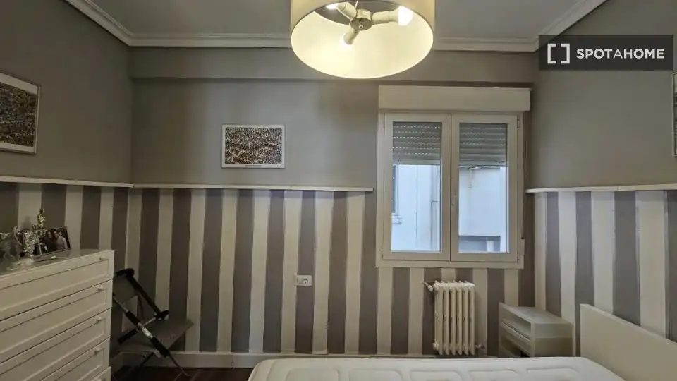 Habitación 230 m², Pamplona