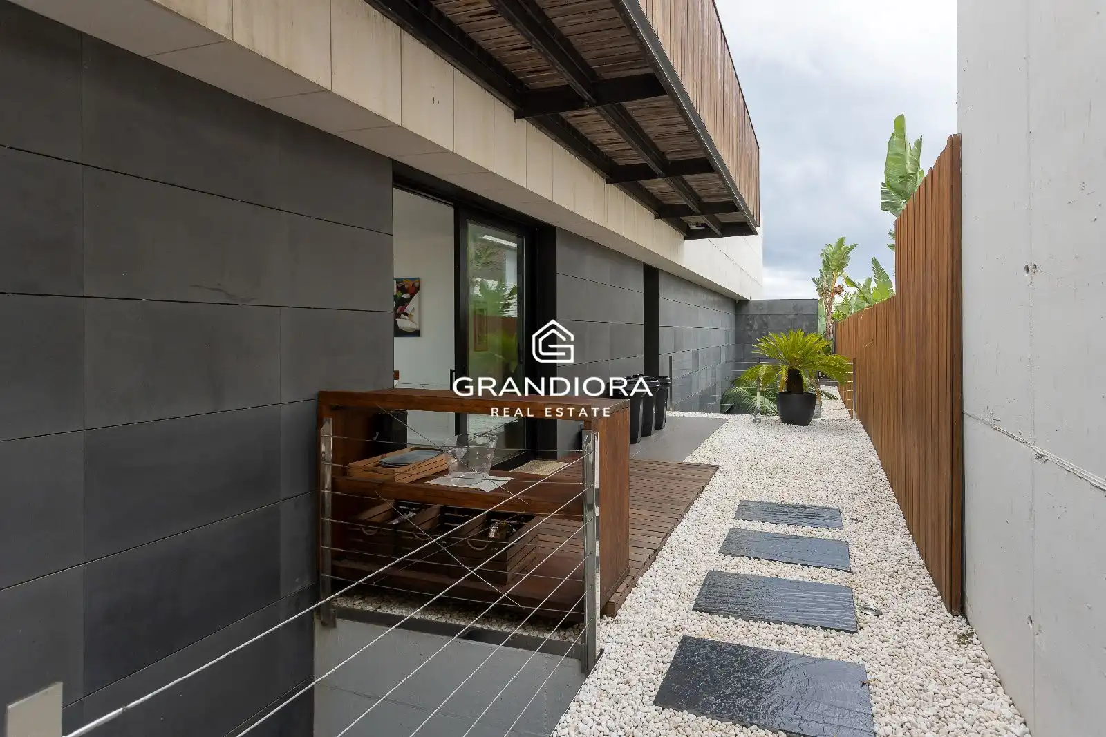Piso de 450 m² en Población de Arroyo