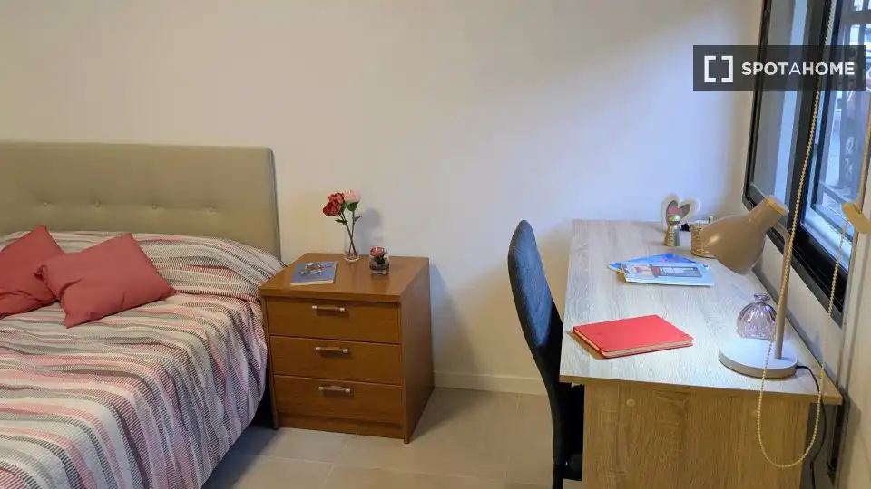 Habitació de lloguer, Burjassot