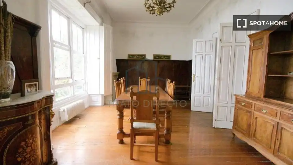 Habitación 437 m², Redondela