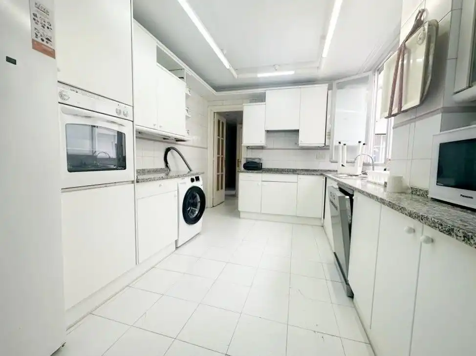 Wohnung 210 m² in Bilbao