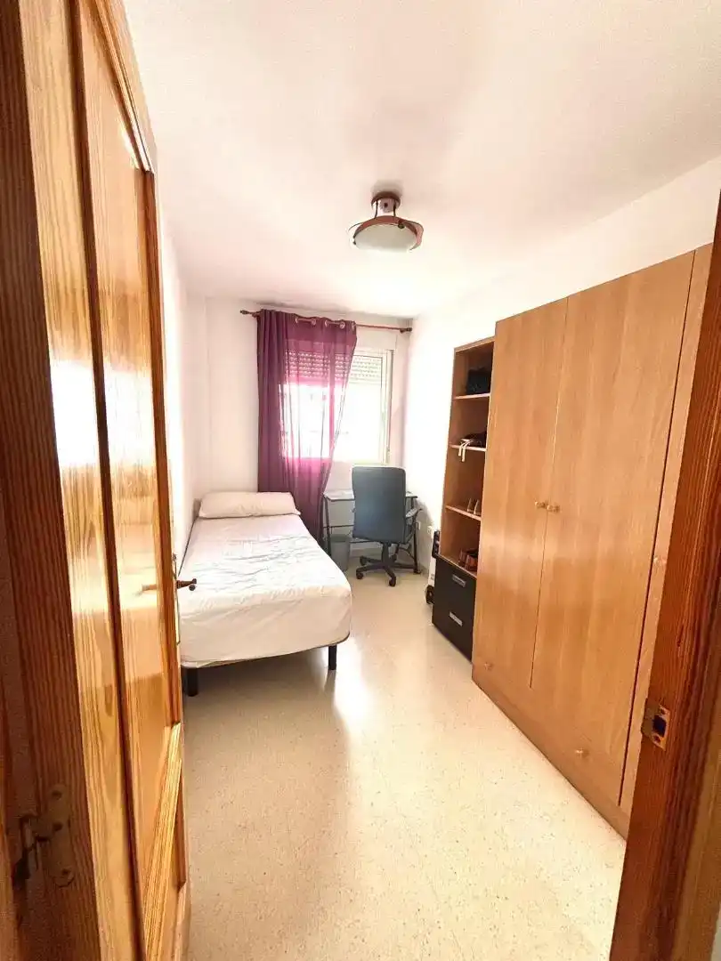 Habitación 130 m², Almería