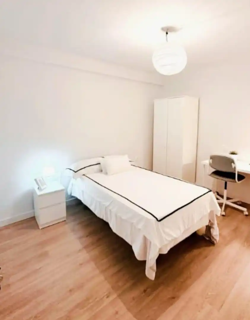 Habitación 100 m², Almería