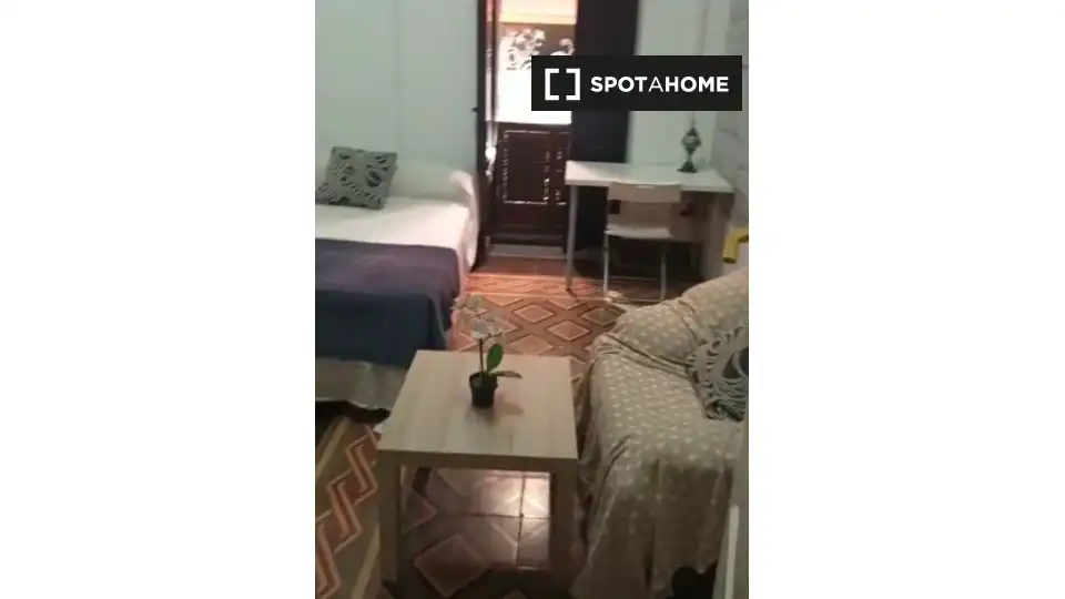 Habitación 288 m², Granada