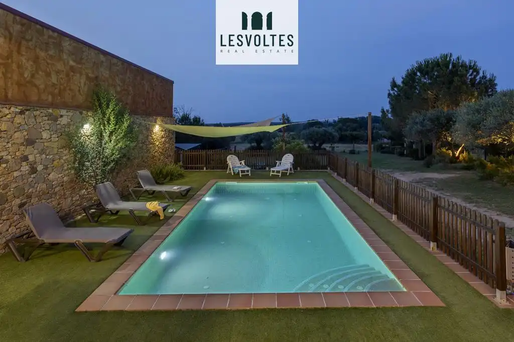 Casa de 264 m² en Forallac