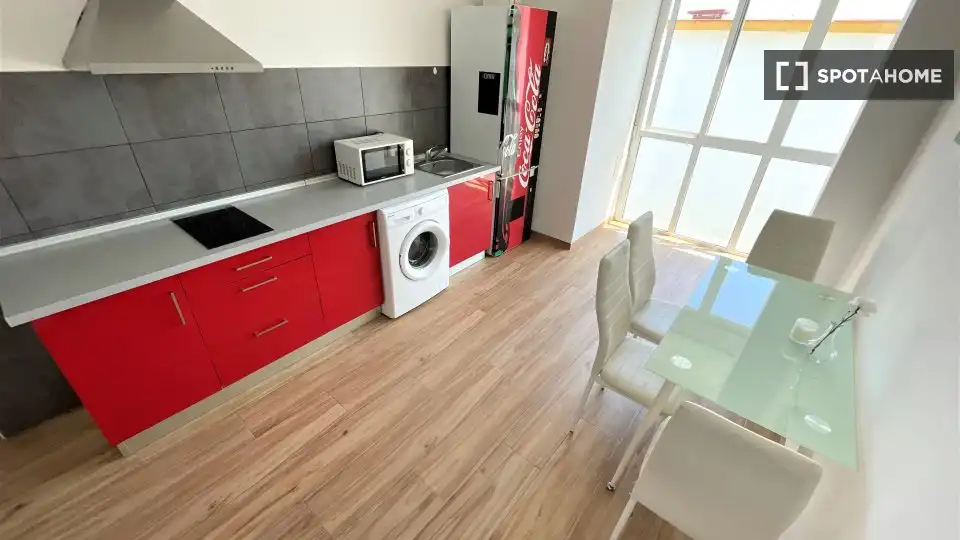 Habitación 81 m², Sevilla