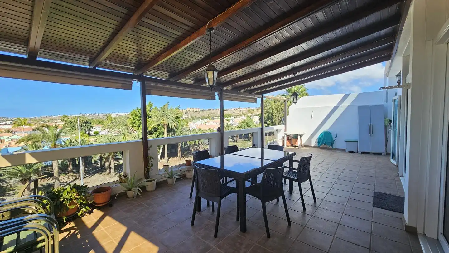Piso de 300 m² en San Bartolomé de Tirajana