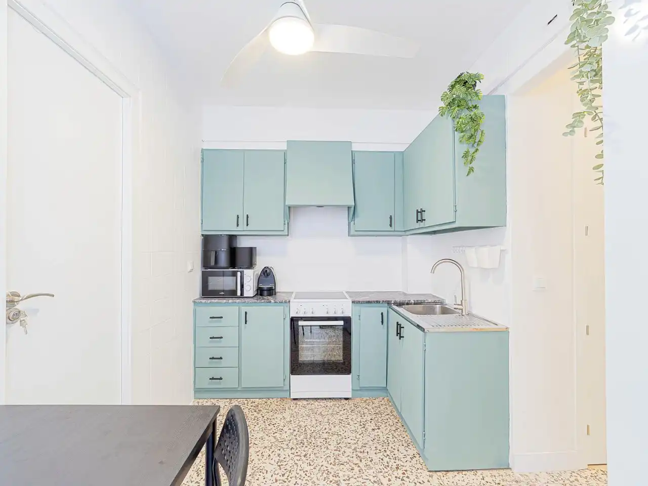 Habitació de lloguer, Torrevella