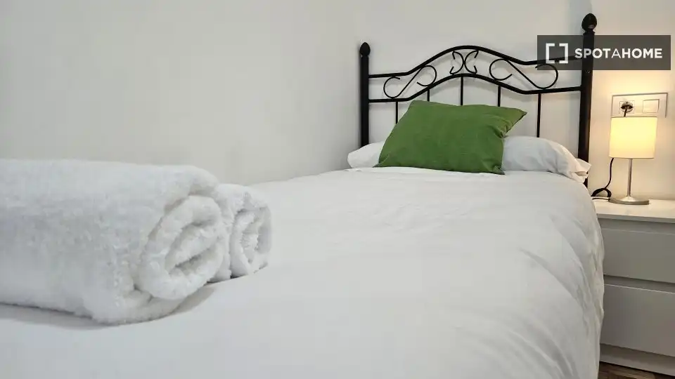Habitación 75 m², Oviedo