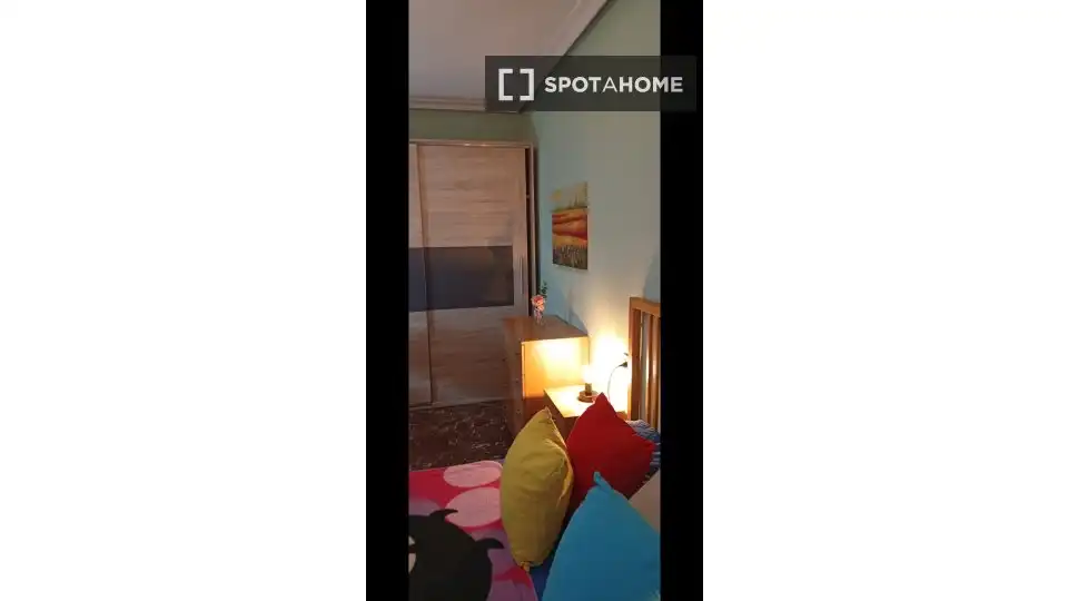 Habitación 102 m², Jaén