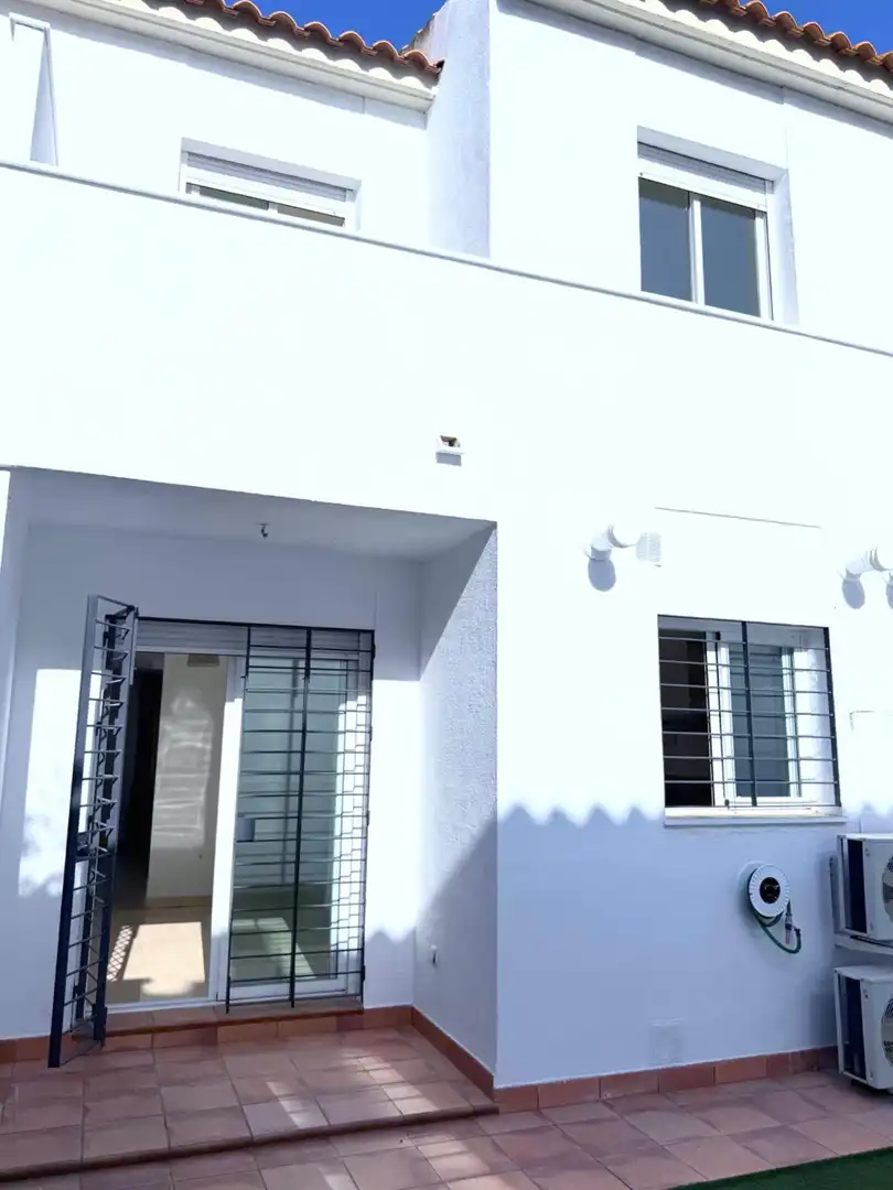 Casa de 122 m² en Palomares del Río