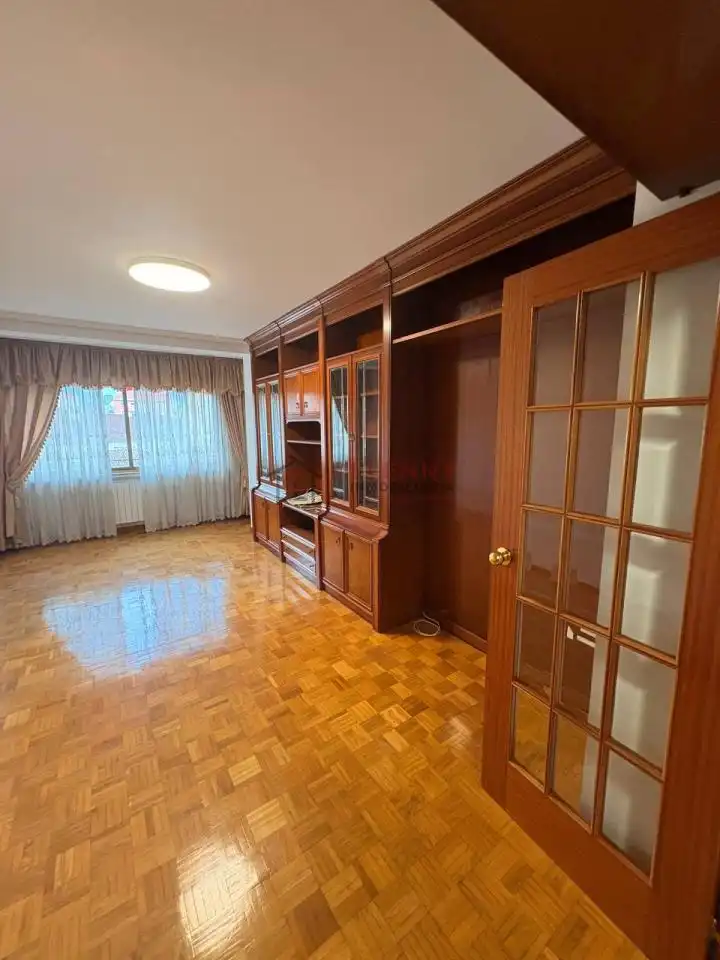 Piso de 90 m² en Ourense