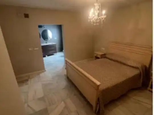 Casa de 300 m² a Úbeda