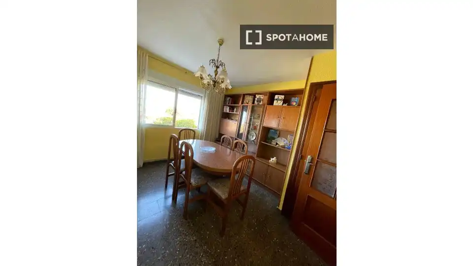 Habitación 75 m², Alicante