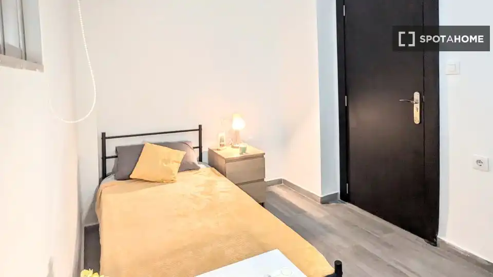 Habitació de lloguer, Burjassot