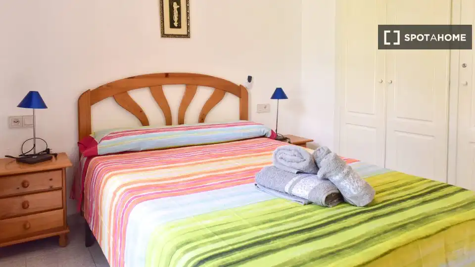 Habitación 75 m², Dénia