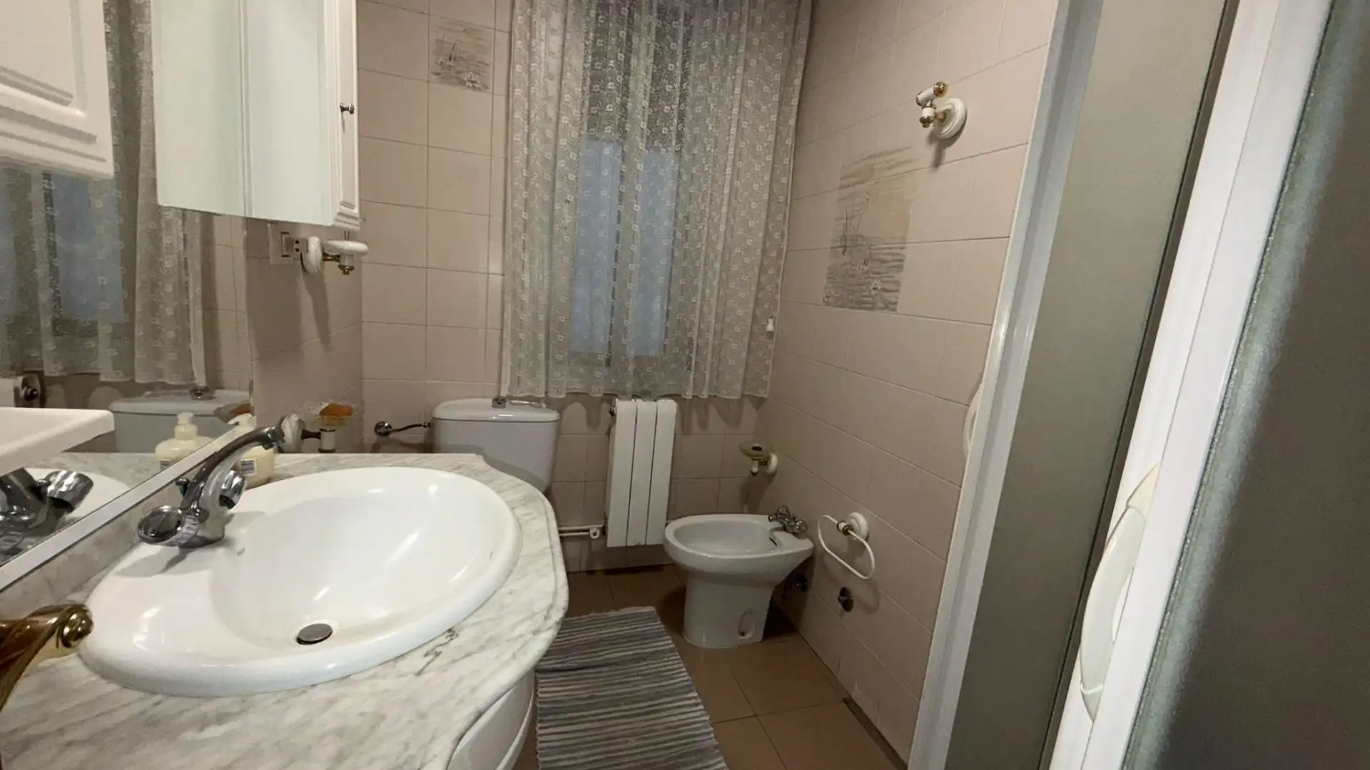 Habitación 80 m², Ourense
