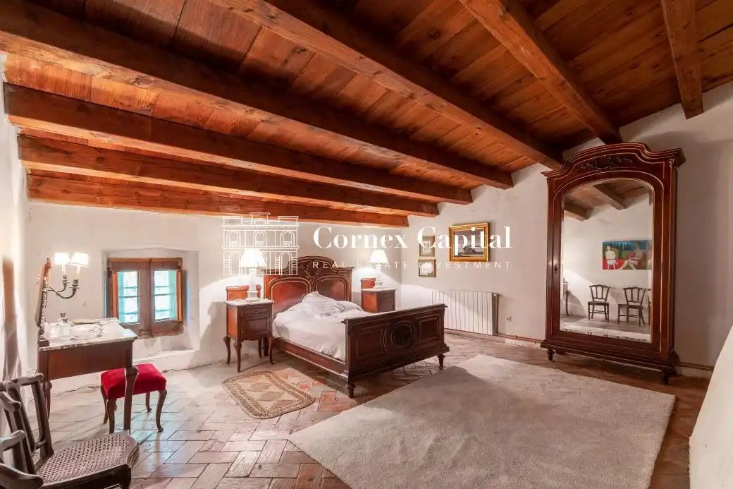 Casa de 1000 m² en Rupià