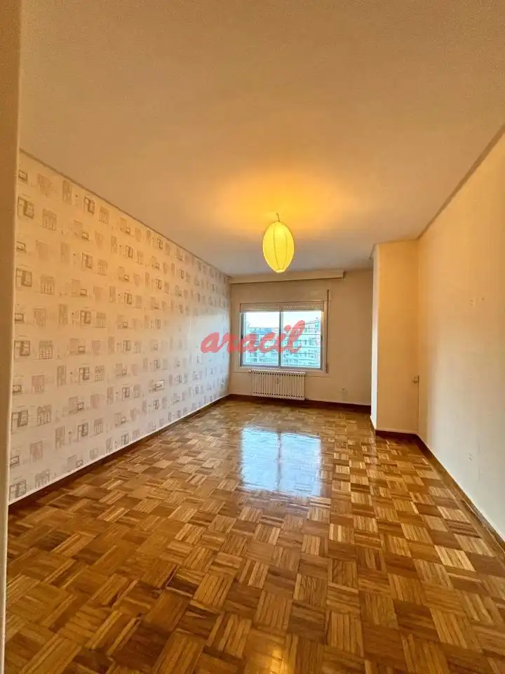 Apartamento 267 m² em Ourense