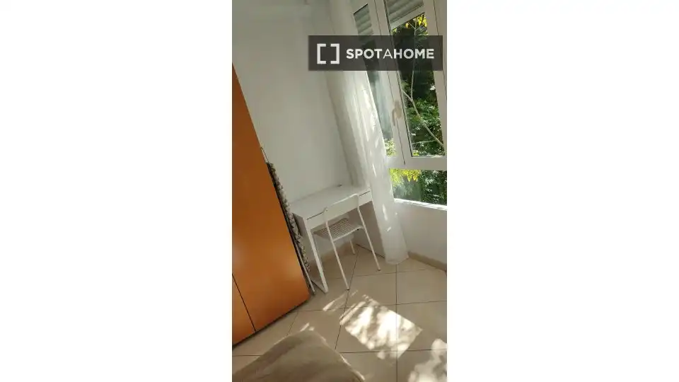 Habitación 92 m², Alicante