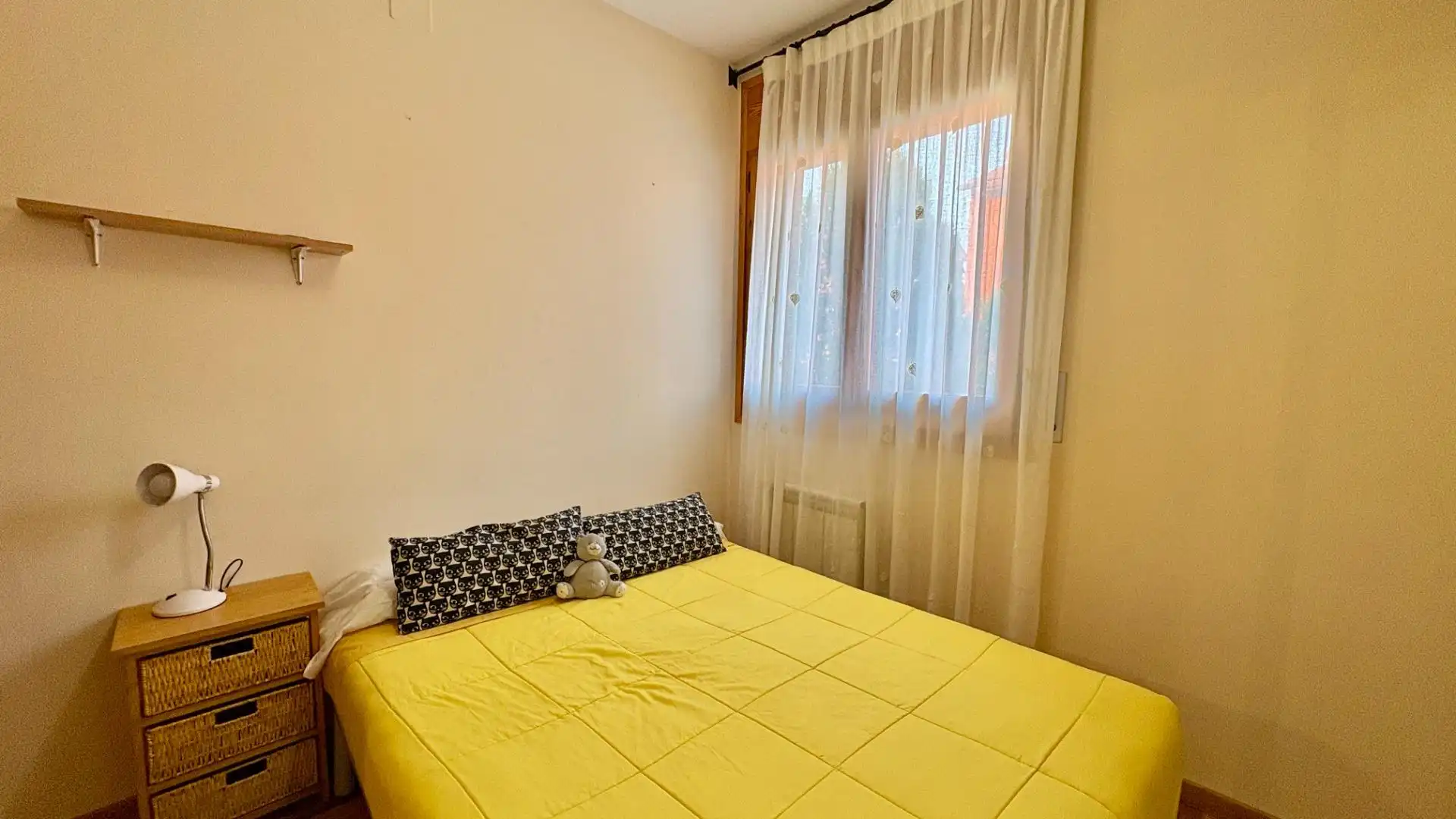 Flat 100 m² in Jaca