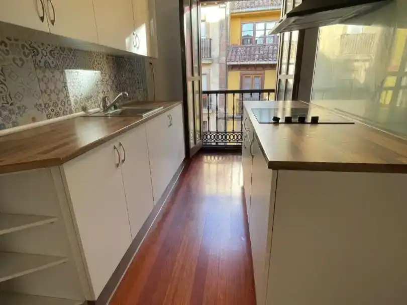 Piso de 80 m² en Oviedo
