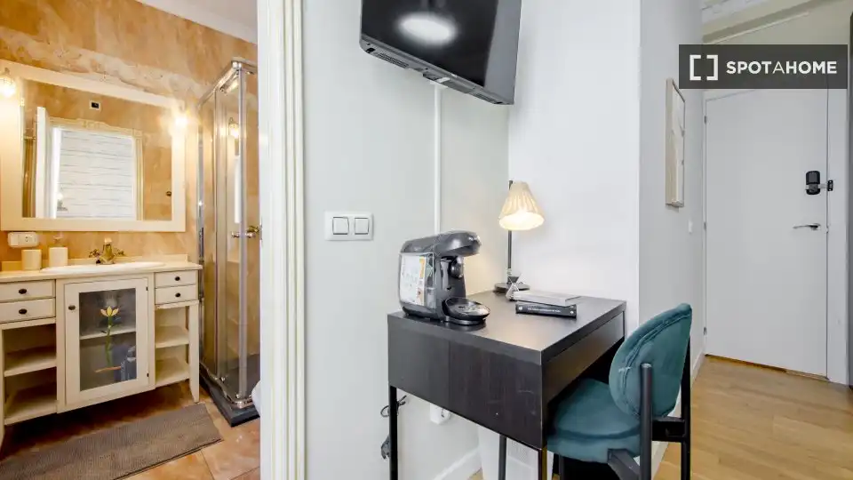 Room for rent, Madrid