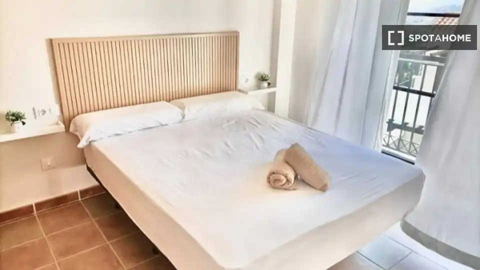 Habitación 127 m², Ítrabo