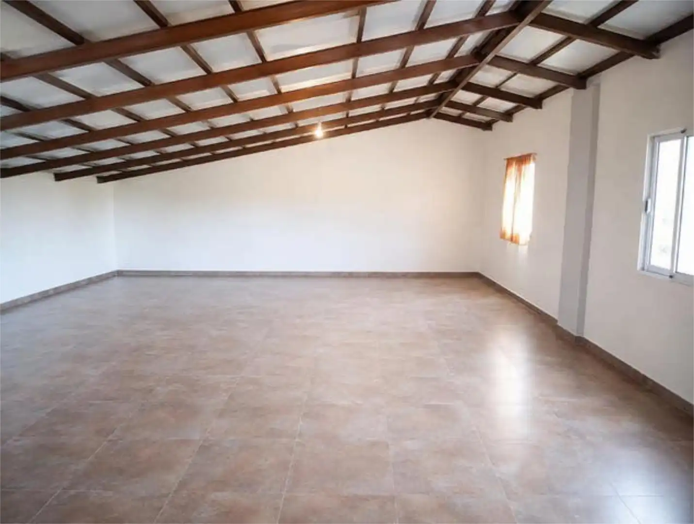 Piso de 350 m² en Cabezuela del Valle