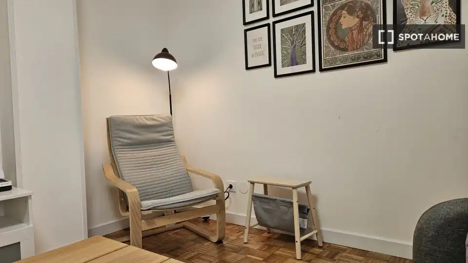 Habitación 75 m², Oviedo