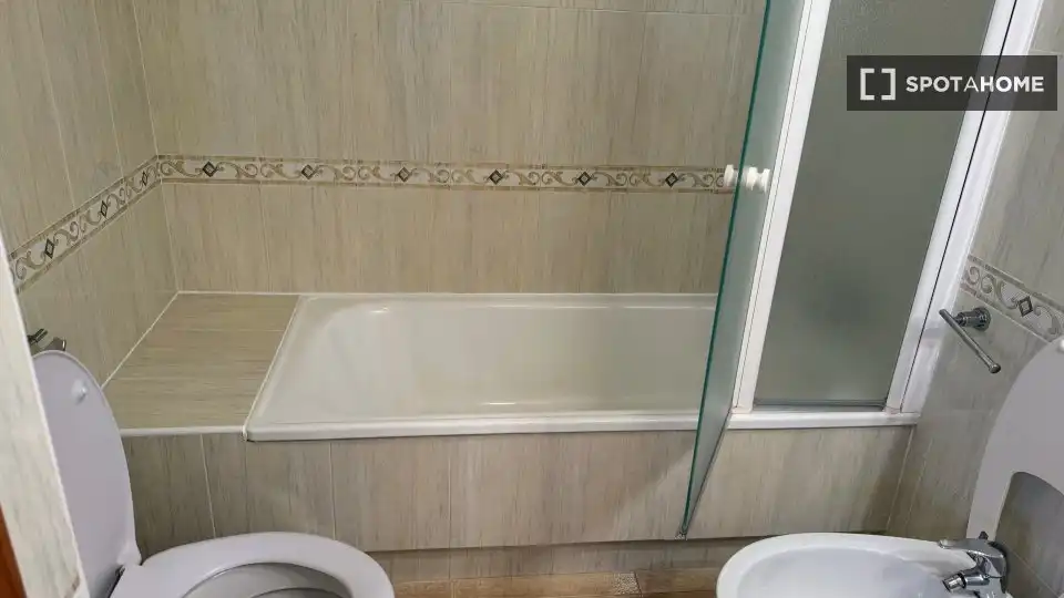 Habitación 63 m², España