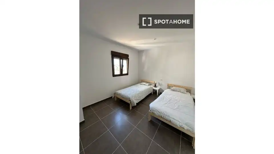Habitación 1725 m², Granada