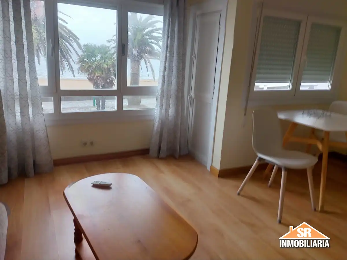 Piso de 70 m² en Oleiros