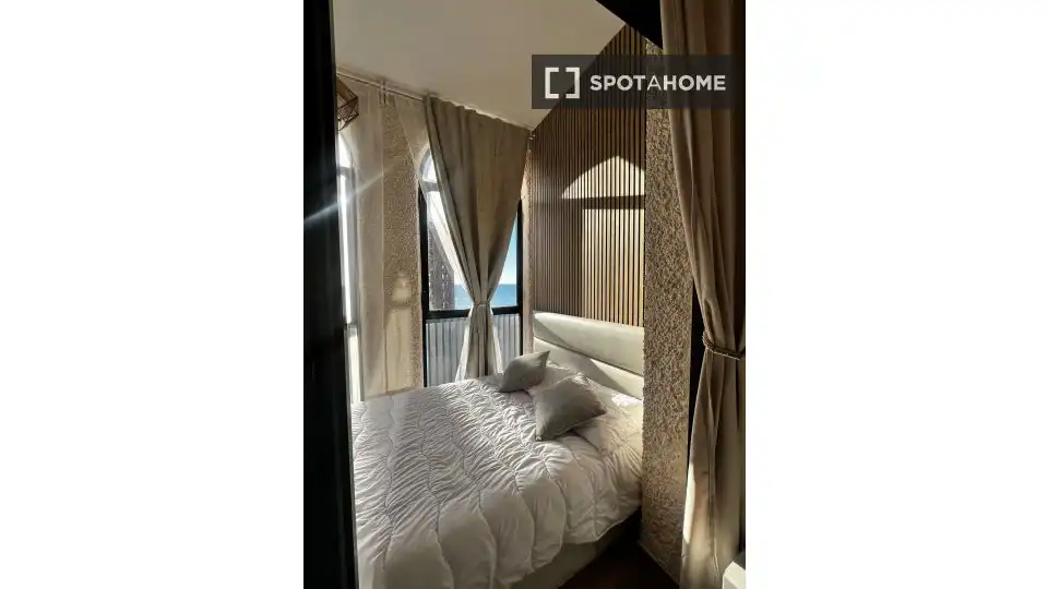 Habitación 81 m², España
