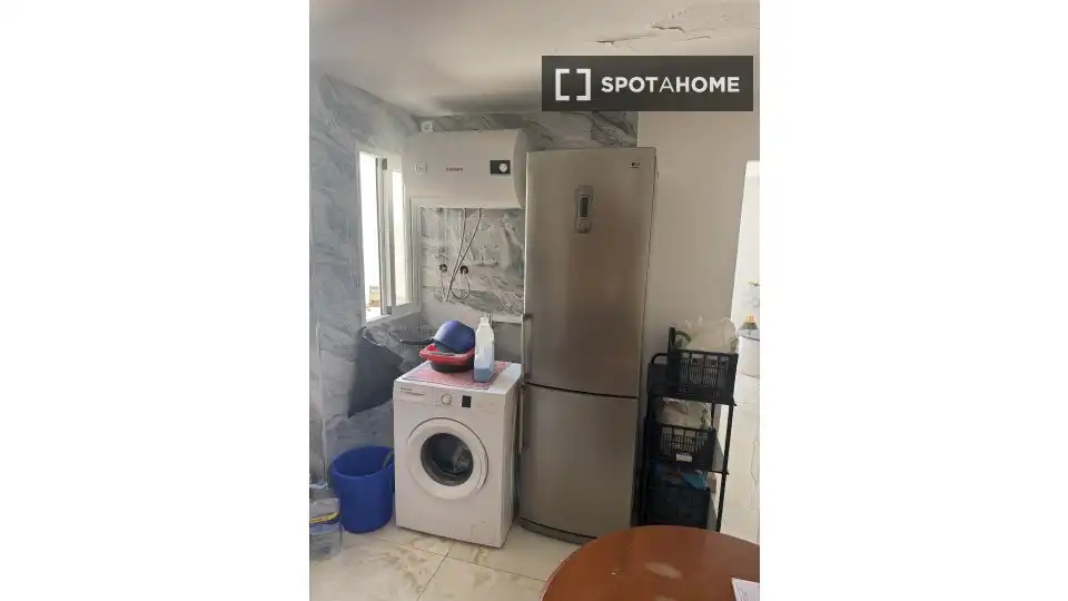 Habitación 90 m², Alicante