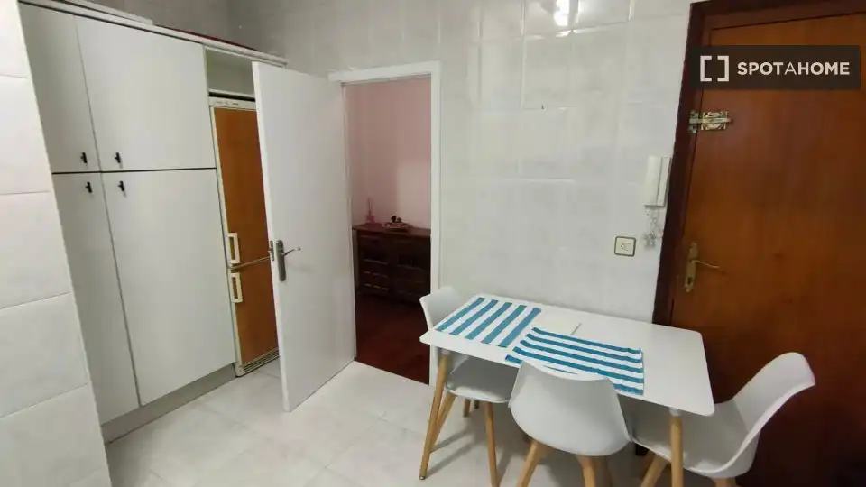 Habitación 98 m², Bilbao