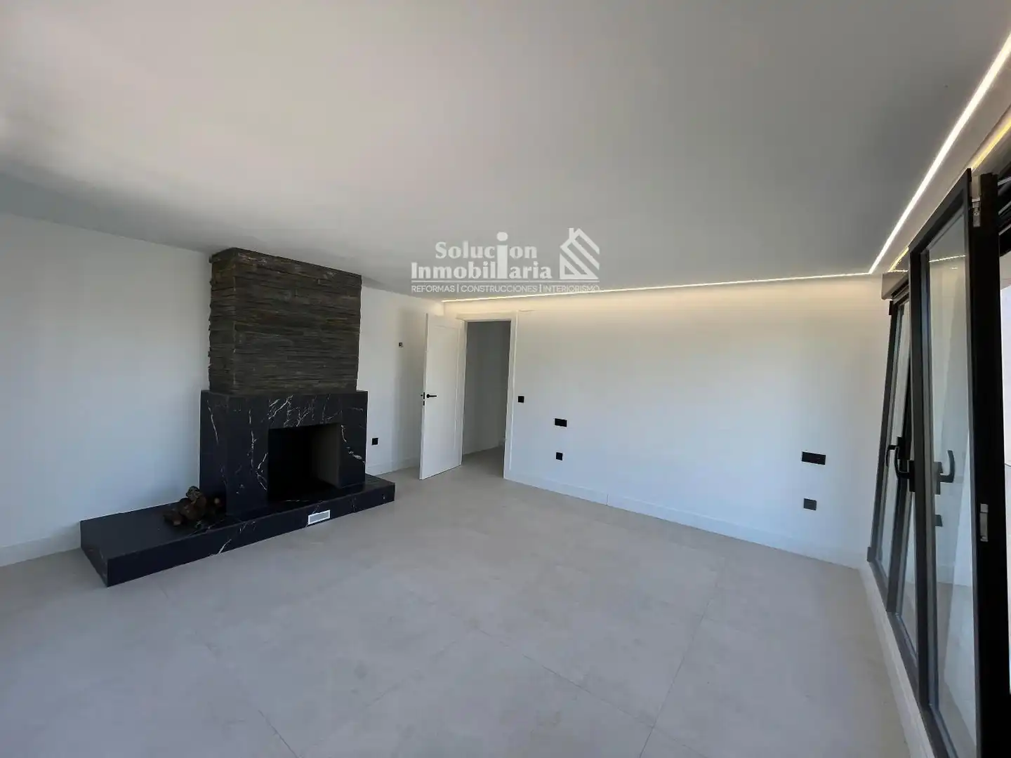 Pis de 500 m² a Villamayor