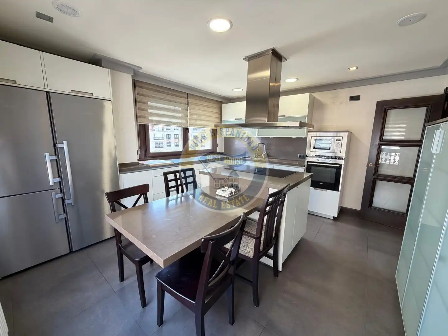 Piso de 250 m² en Vigo