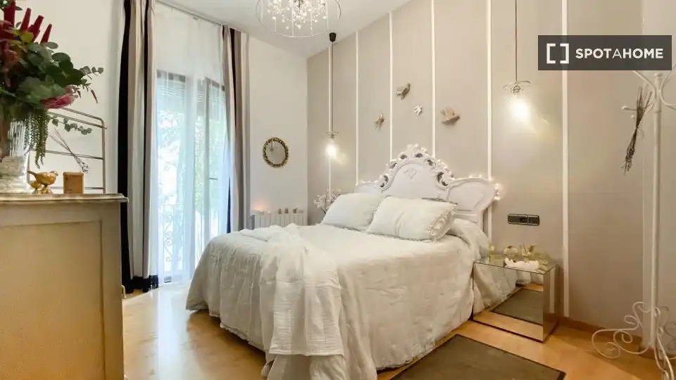 Habitación 220 m², Granada