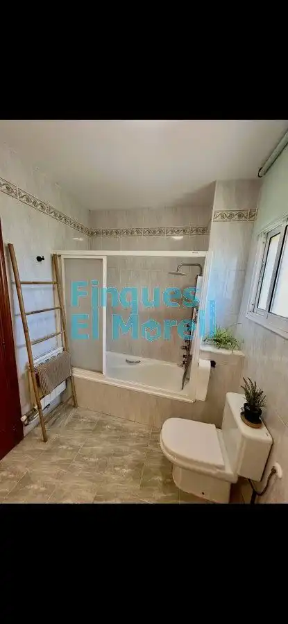Casa de 242 m² en Vila-rodona