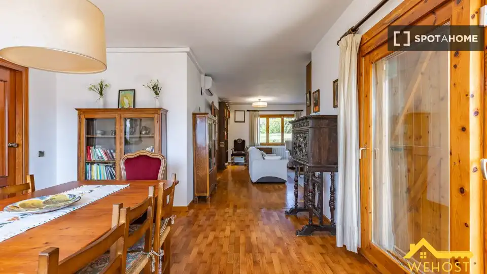 Piso de 1000 m² en Seva