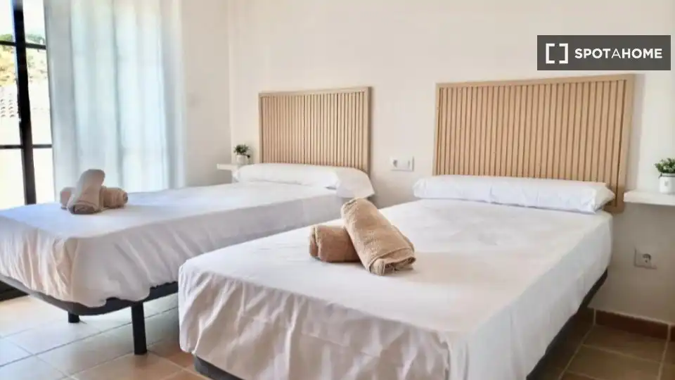 Habitación 127 m², Ítrabo