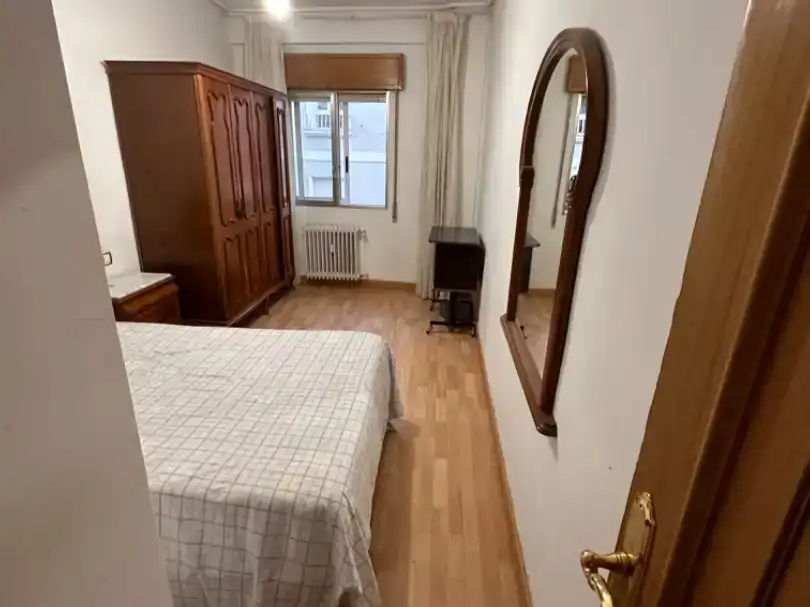 Chambre 110 m², Ourense