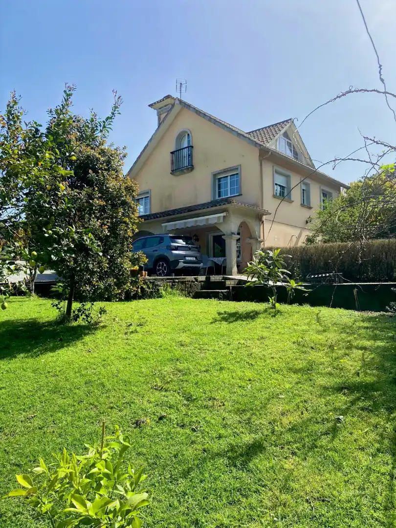 Casa de 300 m² en Cangas de Morrazo