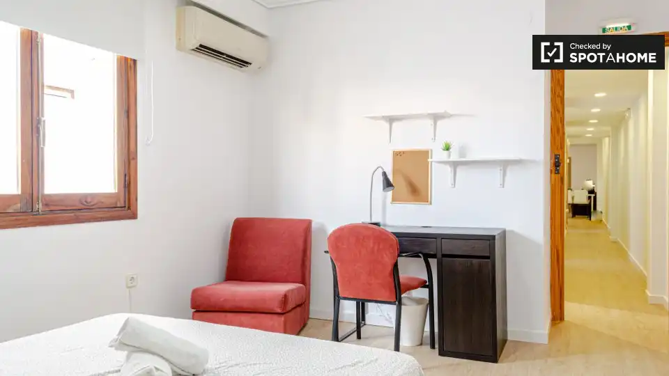 Habitació de lloguer, Burjassot