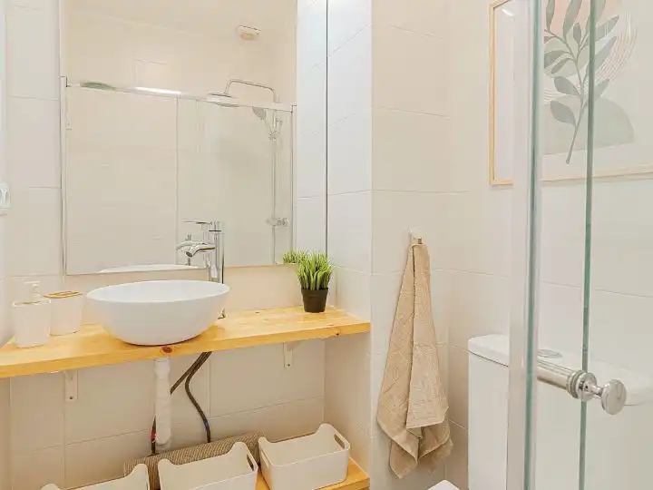 Habitació de lloguer, Torrevella